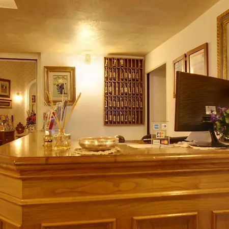 Ariele 4* فلورنس